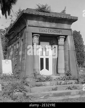 Magnolia Cemetery, Van der Horst Mausoleum, Cunningham Avenue, Charleston (Charleston County, South Carolina). Foto Stock