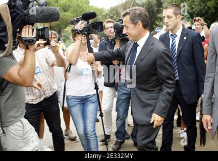 il presidente francese Nicolas Sarkozy arriva alla residenza Fort de Bregancon a Bormes-les-Mimosa sulla Costa Azzurra, in Francia, il 20 agosto 2010. Foto di ABACAPRESS.COM Foto Stock