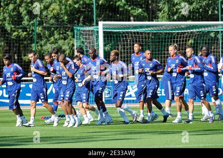 Giocatori di calcio francesi il 1 settembre 2010 a Clairefontaine, nel sud di Parigi, durante una sessione di allenamento della squadra francese due giorni prima delle partite di calcio delle qualificazioni Euro 2012 contro Bielorussia e Bosnia-Erzegovina il 3 e 7 settembre. Foto di Stephane Reix/ABACAPRESS.COM Foto Stock