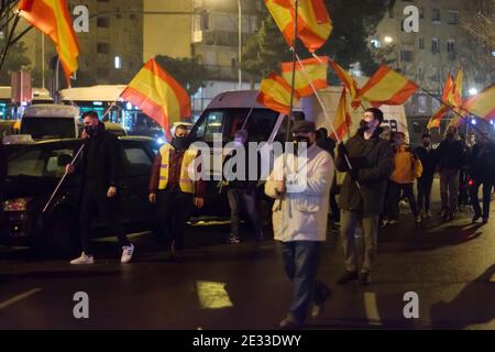 I giovani hanno dimostrato questo sabato 16 gennaio nel pomeriggio-notte nel distretto di Hortaleza di chiedere l'espulsione di non accompagnati Foto Stock