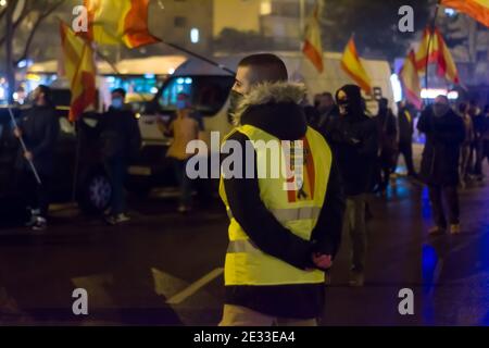 I giovani hanno dimostrato questo sabato 16 gennaio nel pomeriggio-notte nel distretto di Hortaleza di chiedere l'espulsione di non accompagnati Foto Stock