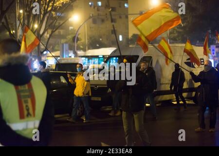 I giovani hanno dimostrato questo sabato 16 gennaio nel pomeriggio-notte nel distretto di Hortaleza di chiedere l'espulsione di non accompagnati Foto Stock