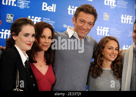 'Winona Ryder, Barbara Hershey, Natalie Portman e Vincent Cassel partecipano alla conferenza stampa di ''Black Swan'' durante il Toronto International Film Festival 2010. Toronto, Ontario, Canada. 14 settembre 2010. Foto di Lionel Hahn/ABACAPRESS.COM. (Nella foto: Vincent Cassel, Winona Ryder, Natalie Portman, Barbara Hershey)" Foto Stock