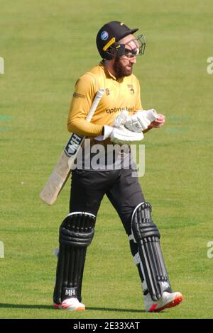 Chester le Street, Inghilterra, 13 settembre 2020. Aaron Lilley di Leicester Foxes lasciando il campo dopo essere stato respinto, catturato, da Durham durante la loro partita Vitality Blast al Riverside Ground. Foto Stock