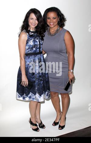 Kristin Davis e Kimberley Locke in arrivo per il "Simposio delle donne che si impossessano" tenutosi presso l'Aqua Lounge di Beverly Hills, California, il 28 settembre 2010. Foto di Tony DiMaio/ABACAPRESS.COM (nella foto: Kristin Davis, Kimberley Locke) Foto Stock