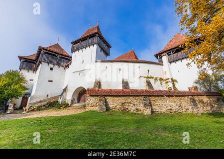 Viscri, Brasov. Chiesa fortificata in Transilvania, Romania. Foto Stock