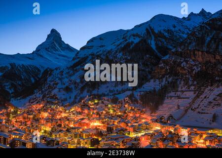 Villaggio di Zermatt e Cervino, Vallese, Svizzera Foto Stock