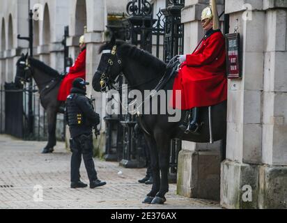 Londra UK 17 gennaio 2021 una giornata soleggiata ma fredda a Londra. Paul Quezada-Neiman/Alamy Live News Foto Stock