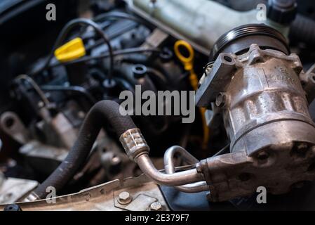 Compressore dell'aria condizionata motore per auto Foto Stock