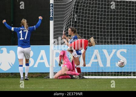 Liverpool, Regno Unito. 17 gennaio 2021. Simone Magill di Everton (c) festeggia dopo aver segnato il suo 2° goal squadre. Barclays Super League match femminile, Everton Women contro Bristol City Women al Walton Hall Park di Liverpool domenica 17 gennaio 2021. Questa immagine può essere utilizzata solo per scopi editoriali. Solo per uso editoriale, è richiesta una licenza per uso commerciale. Nessun uso in scommesse, giochi o un singolo club/campionato/giocatore publications.pic di Chris Stading/Andrew Orchard sports photography/Alamy Live News Credit: Andrew Orchard sports photography/Alamy Live News Foto Stock