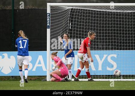 Liverpool, Regno Unito. 17 gennaio 2021. Simone Magill di Everton (c) festeggia dopo aver segnato il suo 2° goal squadre. Barclays Super League match femminile, Everton Women contro Bristol City Women al Walton Hall Park di Liverpool domenica 17 gennaio 2021. Questa immagine può essere utilizzata solo per scopi editoriali. Solo per uso editoriale, è richiesta una licenza per uso commerciale. Nessun uso in scommesse, giochi o un singolo club/campionato/giocatore publications.pic di Chris Stading/Andrew Orchard sports photography/Alamy Live News Credit: Andrew Orchard sports photography/Alamy Live News Foto Stock