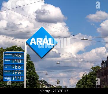 Nurnberg, Germania : cartello Aral su un pannello. Aral è un marchio di carburanti per automobili e stazioni di servizio, presente in Germania e Lussemburgo Foto Stock