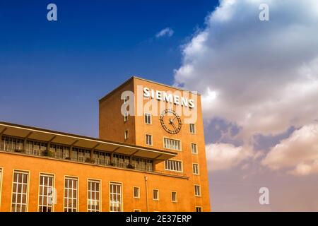 Erlangen, Germania : Siemens firma; Siemens AG è una società tedesca fondata nel 1847 Foto Stock