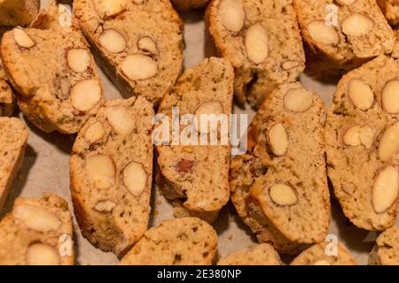 Primo piano di cantuccini freschi fatti in casa Foto Stock
