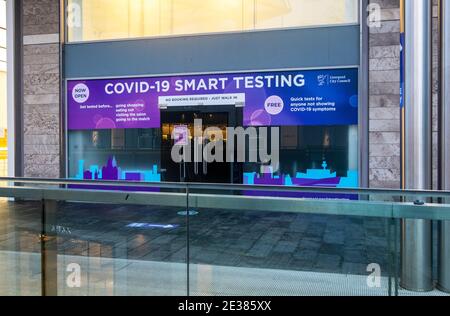 Covid-19 Smart Testing Station nel centro di Liverpool One Foto Stock