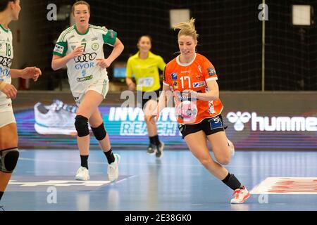 Odense, Danimarca. 17 gennaio 2021. Nycke Groot (17) di Odense Handball visto nel DELO EHF Champions League tra Odense Handball e Gyori Audi ETO KC alla Sydbank Arena di Odense. (Photo Credit: Gonzales Photo/Alamy Live News Foto Stock