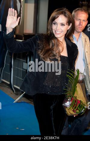 Angelina Jolie arriva per la prima francese del film d'animazione 'Megamind' al teatro UGC Normandie di Parigi, Francia il 29 novembre 2010. Foto di Nicolas Genin/ABACAPRESS/COM Foto Stock