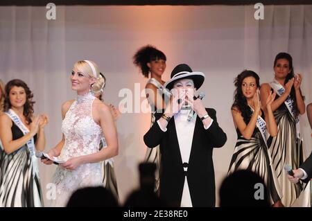 Genevieve De Fontenay alla Miss Nationale 2011 Genevieve De Fontenay durante la prima edizione del concorso di bellezza a Parigi, Francia, il 5 dicembre 2010. Foto di Giancarlo Gorassini/ABACAPRESS.COM Foto Stock