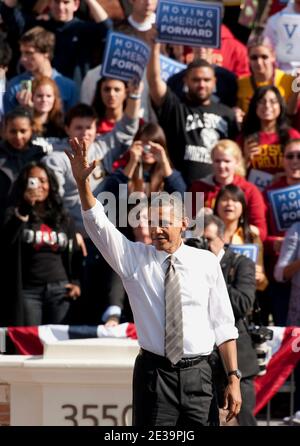 Il presidente Barack Obama ospita un rally Moving America Forward all'Università della California del Sud - USC - 22 ottobre 2010 a Los Angeles, California. Il rally è il quinto di una serie di apparizioni del presidente durante il suo viaggio di più giorni negli stati occidentali per stimolare l’entusiasmo tra gli elettori democratici. Foto di Lionel Hahn/ABACAPRESS.COM (nella foto : Barack Obama) Foto Stock