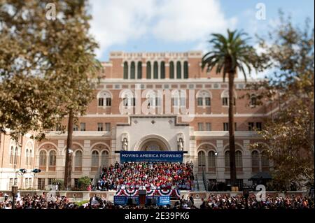 Il presidente Barack Obama ospita un rally Moving America Forward all'Università della California del Sud - USC - 22 ottobre 2010 a Los Angeles, California. Il rally è il quinto di una serie di apparizioni del presidente durante il suo viaggio di più giorni negli stati occidentali per stimolare l’entusiasmo tra gli elettori democratici. Foto di Lionel Hahn/ABACAPRESS.COM (nella foto : Barack Obama) Foto Stock