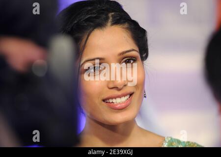 L'attrice indiana Freida Pinto partecipa alla proiezione di 'Miral' al 2° Festival cinematografico di Doha Tribeca a Doha, Qatar, il 28 ottobre 2010. Foto di Ammar Abd Rabbo/ABACAPRESS.COM Foto Stock