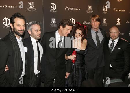 (L-R) il produttore Emile Sherman, il produttore Iain Canning, l'attore Colin Firth, l'attrice Helena Bonham carter, il regista Tom Hooper e il produttore Gareth Unwin arrivano per la prima di "The King's Speech" presentata dalla Weinstein Company, DeLeon, e AOL al Teatro Ziegfeld di New York, NY, USA, l'8 novembre 2010. Foto di Charles Guerin/ABACAPRESS.COM Foto Stock