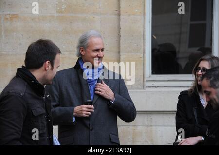 Il nuovo ministro francese junior per la pubblica amministrazione Georges Tron è stato raffigurato durante una cerimonia di trasferimento del potere a Parigi, in Francia, il 15 novembre 2010. Foto di Mousse/ABACAPRESS.COM Foto Stock