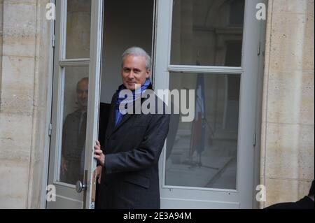 Il nuovo ministro francese junior per la pubblica amministrazione Georges Tron è stato raffigurato durante una cerimonia di trasferimento del potere a Parigi, in Francia, il 15 novembre 2010. Foto di Mousse/ABACAPRESS.COM Foto Stock