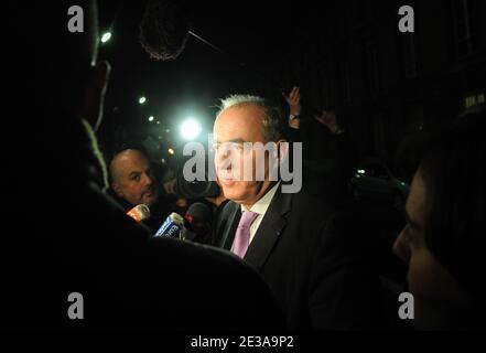 Maurice Leroy arriva ad un incontro con i centriti organizzato da Jean-Louis Borloo all'Assemblea Nazionale di Parigi, in Francia, il 15 novembre 2010. Foto di Mousse/ABACAPRESS.COM Foto Stock