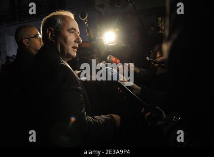 Maurice Leroy arriva ad un incontro con i centriti organizzato da Jean-Louis Borloo all'Assemblea Nazionale di Parigi, in Francia, il 15 novembre 2010. Foto di Mousse/ABACAPRESS.COM Foto Stock