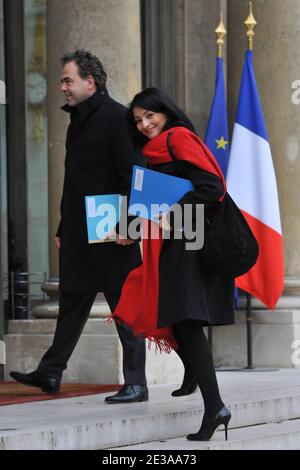 Luc Chatel, Jeannette Bougrab, presente al primo consiglio settimanale del nuovo Governo presso l'Elysee Palace di Parigi, Francia, il 17 novembre 2010. Foto di Nicolas Gouhier/ABACAPRESS.COM Foto Stock