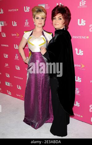 "Kelly Osbourne e Sharon Osbourne partecipano alla festa settimanale degli Stati Uniti "Stars Who Care" al Colony di Hollywood. Los Angeles, 18 novembre 2010. Foto di Lionel Hahn/ABACAPRESS.COM' Foto Stock