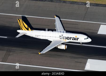 Tiger Air Australia Airbus A320 aereo vista aerea sulla pista. Aereo Tigerair Airways atterraggio VH-VNB. Foto Stock