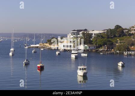 Lussuose case sul lungomare presso l'Hospital Bay Wharf Cronulla Sutherland Shire Sydney Australia Foto Stock