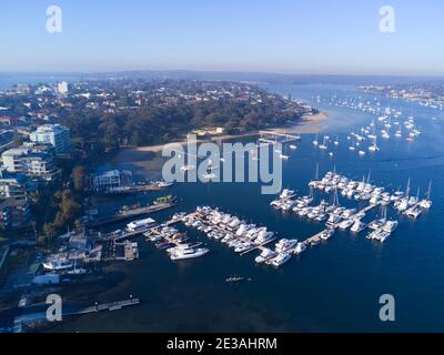 Aereo di lussuose case sul lungomare di Port Hacking - Burraneer Baia vicino a Cronulla Sutherland Shire Sydney Australia Foto Stock