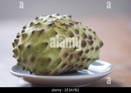 Cerimoya matura (Annona cherimola), frutto del genere Annona Foto Stock