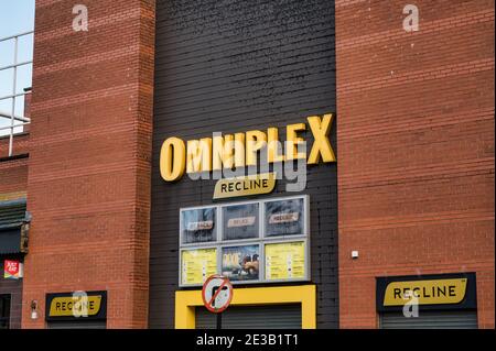 Derry, Irlanda del Nord - 16 gennaio 2020: Cinema Omniplex nella città di Derry Foto Stock