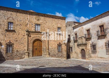 Cáceres, patrimonio dell'umanità dell'UNESCO, è una città della Spagna in Extremadura, città fortificata famosa per la Torre del Bujaco, e il Palazzo Los Golfines de Abajo Foto Stock