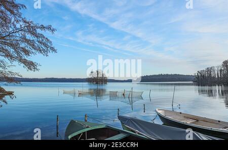 Nella bella Kellersee a East Holstein, in Germania, lo stress e la frenesia della vita quotidiana è rapidamente dimenticato. Foto Stock