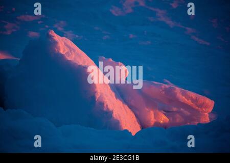 Tramonto sul ghiaccio del Mar Artico, stretto di Fram, tra la Groenlandia e Svalbard, settembre 2009. Nell'agosto 2012, il ghiaccio del mare artico ha raggiunto un minimo record - questo sarà Foto Stock