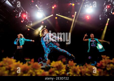 Skanderborg, Danimarca. 10 agosto 2017. Il cantante e cantautore canadese Kiesza esegue un concerto dal vivo durante il festival musicale danese SmukFest 2017 a Skanderborg. (Foto: Gonzales Photo - Lasse Lagoni). Foto Stock