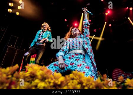 Skanderborg, Danimarca. 10 agosto 2017. Il cantante e cantautore canadese Kiesza esegue un concerto dal vivo durante il festival musicale danese SmukFest 2017 a Skanderborg. (Foto: Gonzales Photo - Lasse Lagoni). Foto Stock