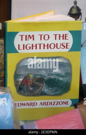 Tim al faro di Edward Ardizzone in un negozio finestra Foto Stock