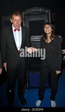 Patrick Poivre d'Arvor ed Estelle Denis partecipano all'undicesima Gala De la Presse a beneficio della ONG 'Action Innocence' al Cirque Phenix di Parigi, Francia, il 9 gennaio 2009. Foto di Giancarlo Gorassini/ABACAPRESS.COM Foto Stock