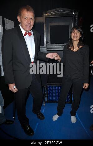 Patrick Poivre d'Arvor ed Estelle Denis partecipano all'undicesima Gala De la Presse a beneficio della ONG 'Action Innocence' al Cirque Phenix di Parigi, Francia, il 9 gennaio 2009. Foto di Giancarlo Gorassini/ABACAPRESS.COM Foto Stock