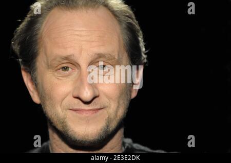 L'attore belga Benoit Poelvoorde durante la registrazione di 'la traversee du miroir', un nuovo show televisivo francese dell'ancorante francese Patrick Poivre d'Arvor, a Issy-les-Moulineaux, nei pressi di Parigi, Francia, il 13 gennaio 2009. Foto di Thierry Orban/ABACAPRESS.COM Foto Stock