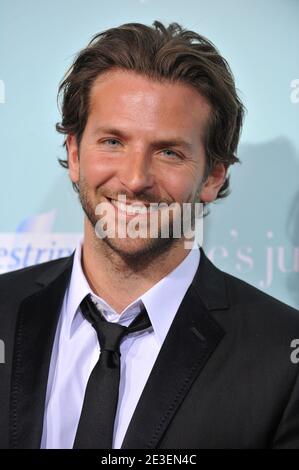 Bradley Cooper, membro del cast, arriva per la prima mondiale di Warner Bros "He's Just Not Thin You", tenutasi presso il Chinese Theatre di Hollywood, Los Angeles, California, USA il 2 febbraio 2009. Foto di Lionel Hahn/ABACAPRESS.COM Foto Stock