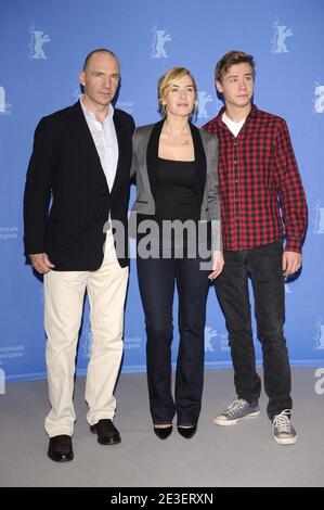 (Da L) l'attore britannico Ralph Fiennes, l'attrice inglese Kate Winslet e l'attore tedesco David Kross frequentano la fotocellula per 'The Reader' come parte del 5nono Festival del Cinema di Berlino al Grand Hyatt Hotel di Berlino, Germania, il 6 febbraio 2009. Foto di Mehdi Taamallah/ABACAPRESS.COM Foto Stock