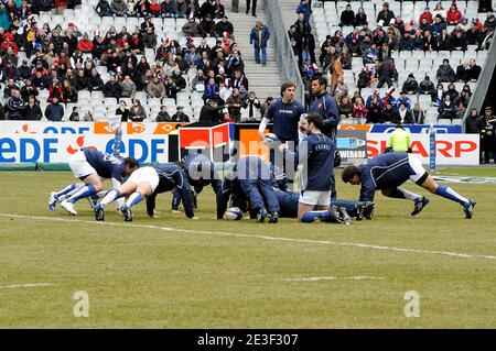 La squadra francese si allenò durante il campionato RBS Six Nations 2009 Rugby Union, Francia contro Scozia al 'stade de France' di Saint-Denis, Francia il 14 febbraio 2009. La Francia ha vinto il 22-13. Foto di Thierry Plessis/ABACAPRESS.COM Foto Stock