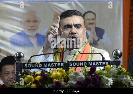 Kolkata, India. 18 gennaio 2021. Il partito di Bharatiya Janta o il leader del BJP Suvendu Adhikari si rivolge durante un raduno per protestare contro il governo di stato prima delle elezioni dell'assemblea del bengala occidentale. (Foto di Ved Prakash/Pacific Press) Credit: Pacific Press Media Production Corp./Alamy Live News Foto Stock